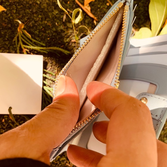 Authentic Kate Spade Italian leather Dog bifold🦋 - Picture 7 of 7